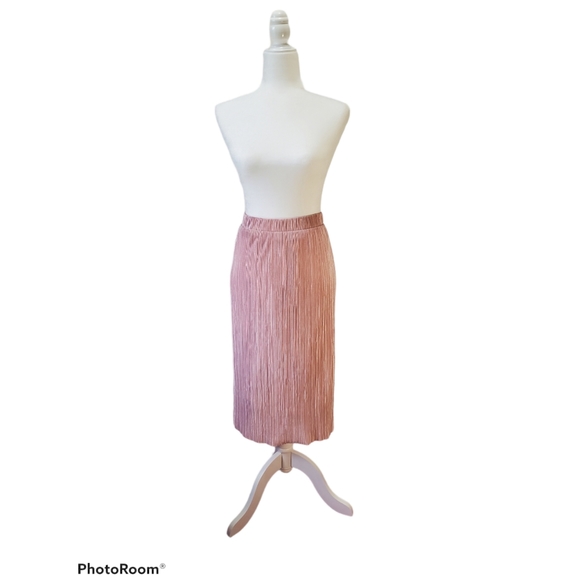*SOLD* Pink pleated maxi skirt - Picture 2 of 12